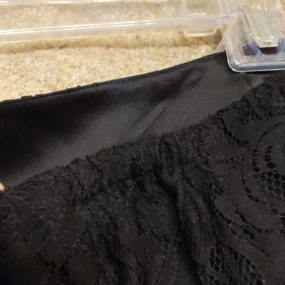 Jones New York Black lace skirt - Picture 6 of 9